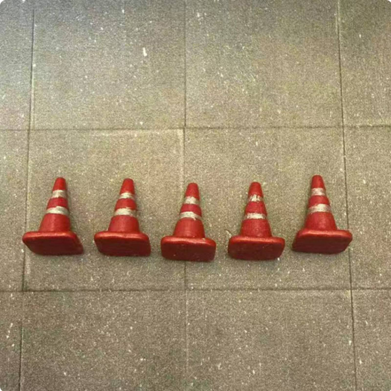 Car Accessories Toy - نموذج مصغر لمخروط المرور بتفاصيل دقيقة